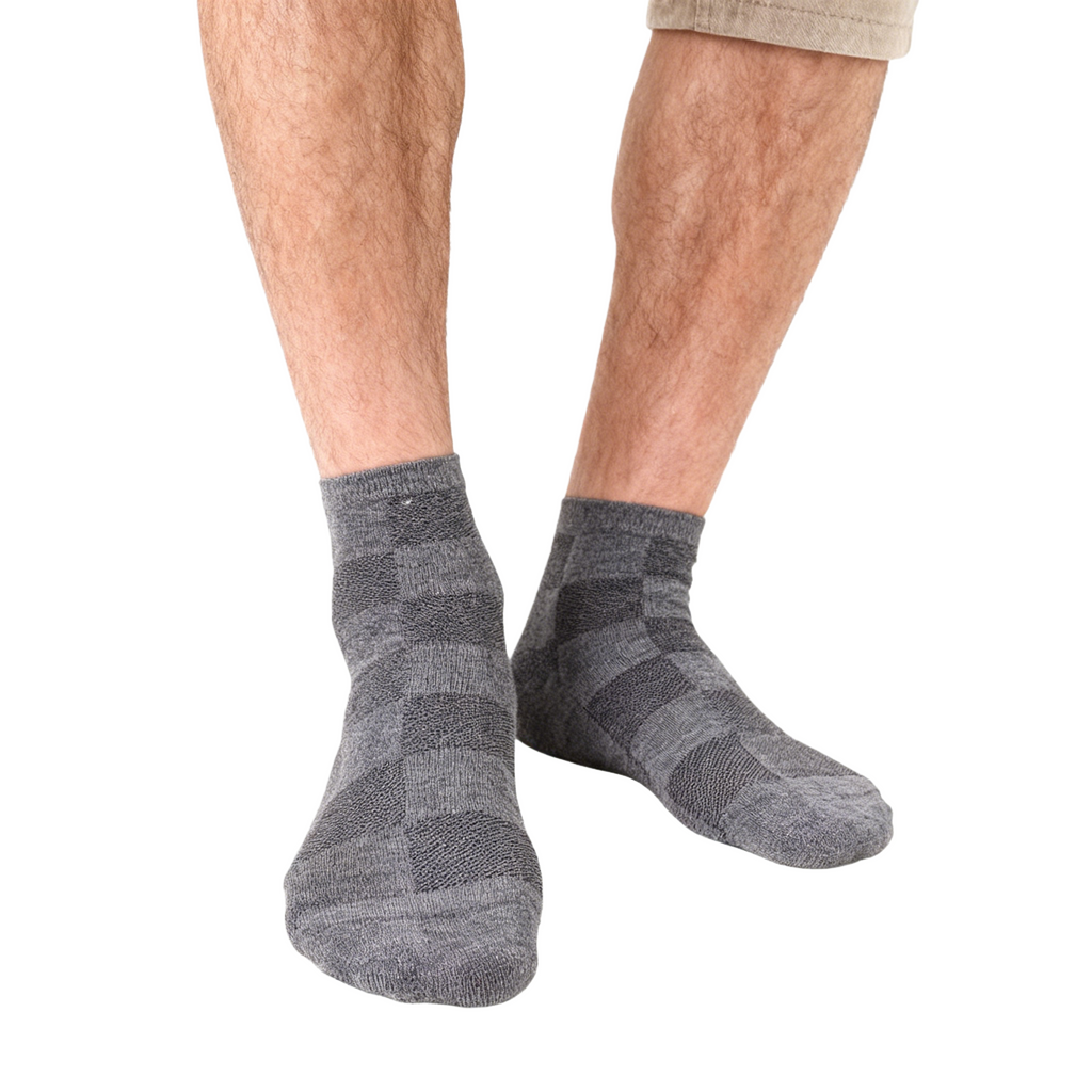 Men's Spring Summer 5% Silk Socks - Moisture-Wicking Business Dress Socks